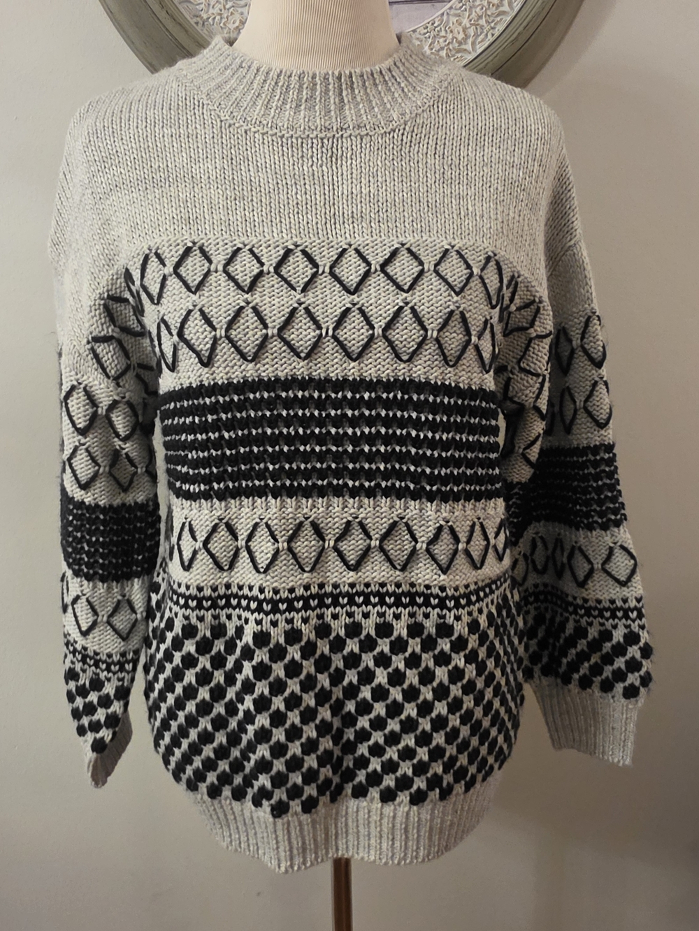 Wonderly Black & Gray Patterned Crewneck Sweater